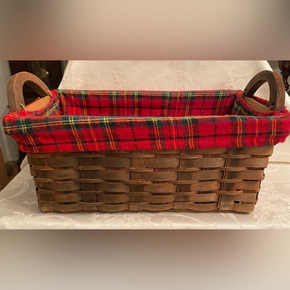WOODEN BASKET WITH RED FLANNEL PLAID INSERT - Picture 4 of 8